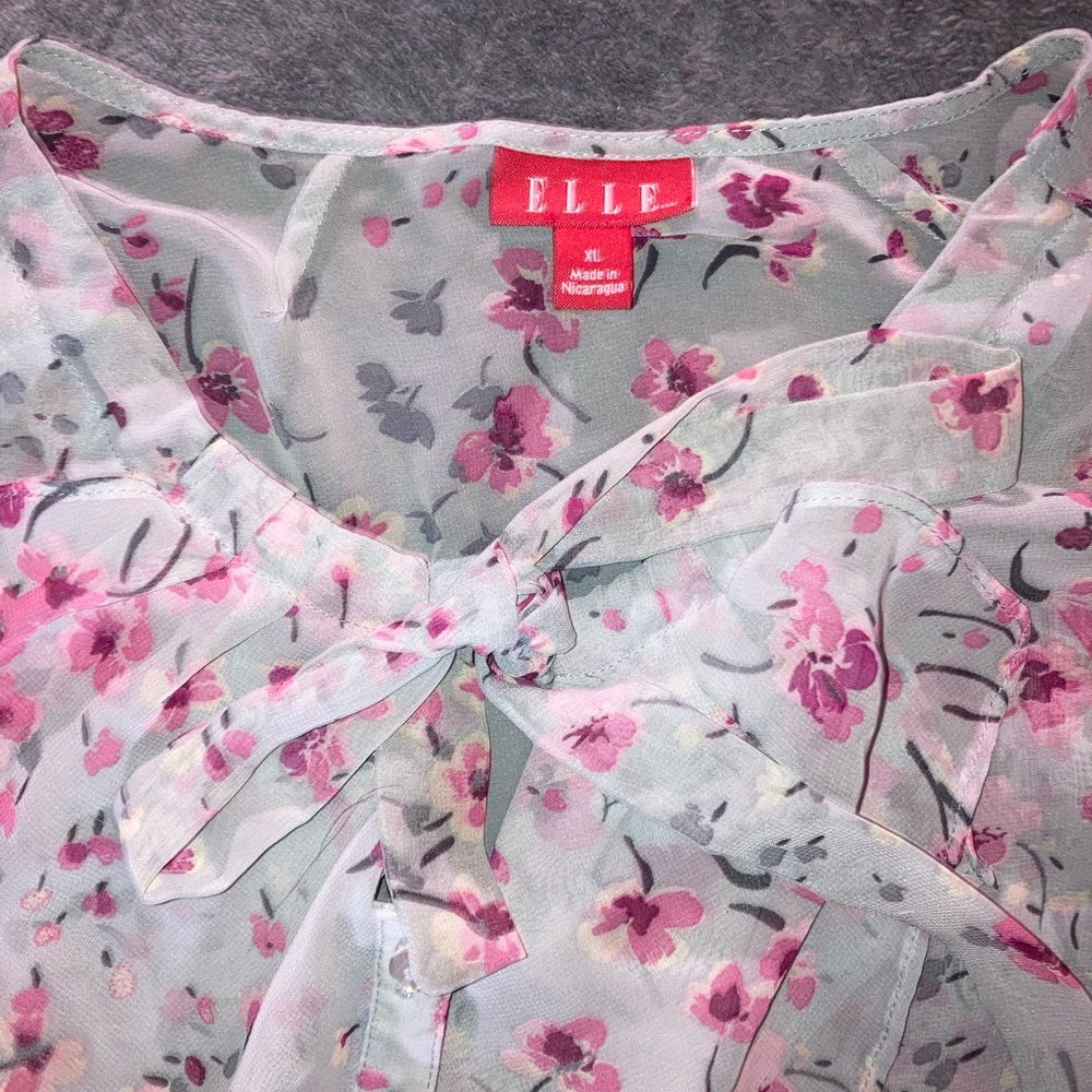 Half sleeve sheer floral top